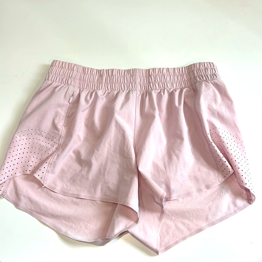 Athleta ‘3 Short Light Pink